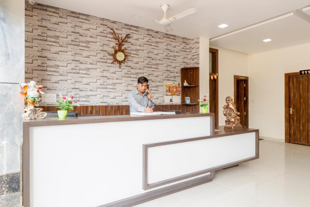 Capital O 63158 Hotel Om Sai Ram Chhatarpur Exterior photo