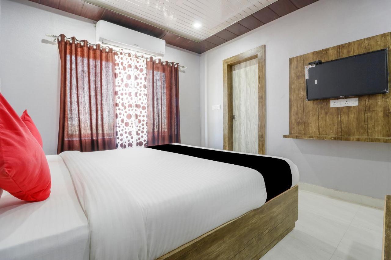 Capital O 63158 Hotel Om Sai Ram Chhatarpur Exterior photo