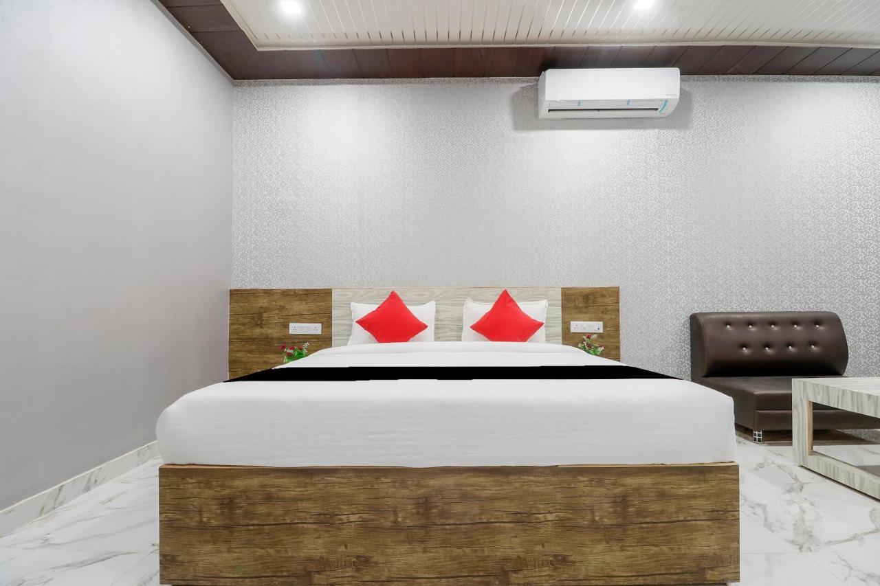 Capital O 63158 Hotel Om Sai Ram Chhatarpur Exterior photo