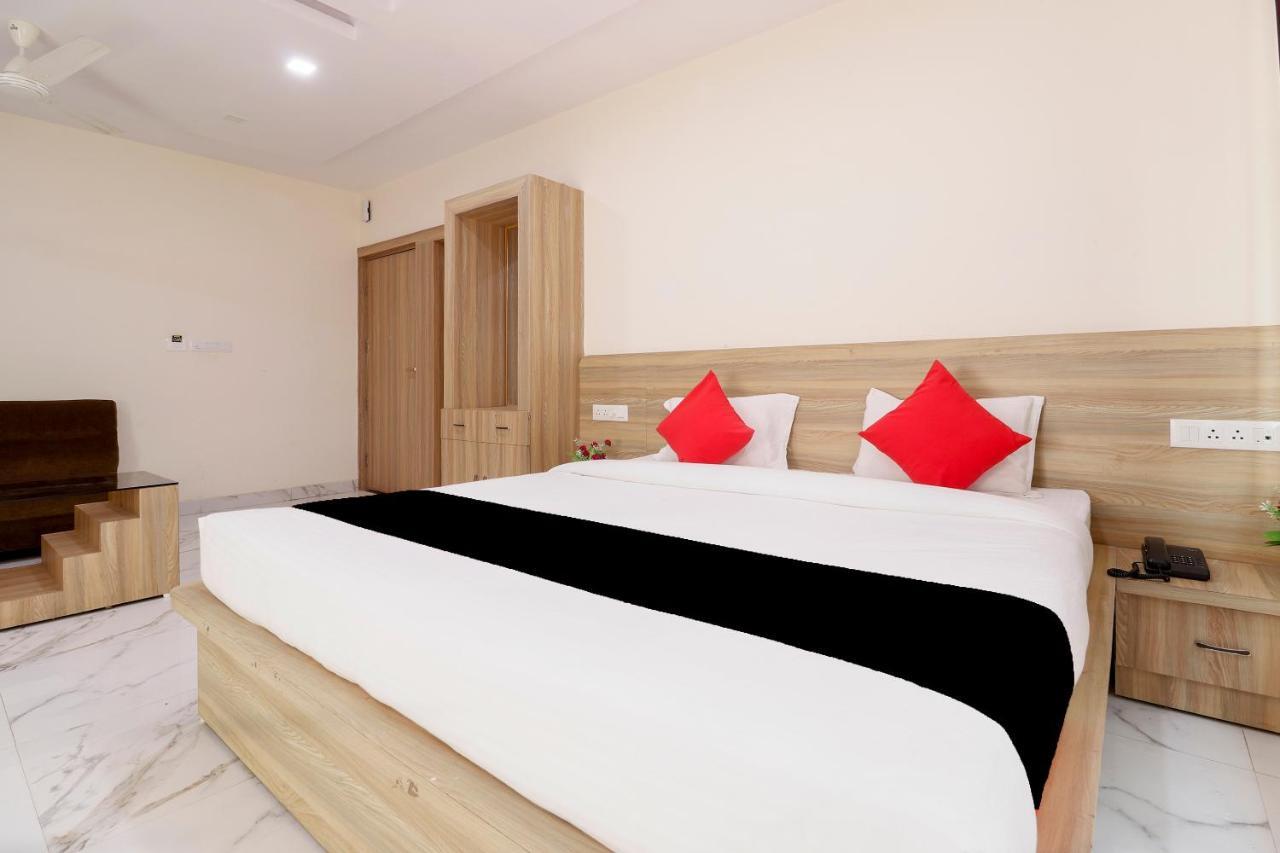 Capital O 63158 Hotel Om Sai Ram Chhatarpur Exterior photo