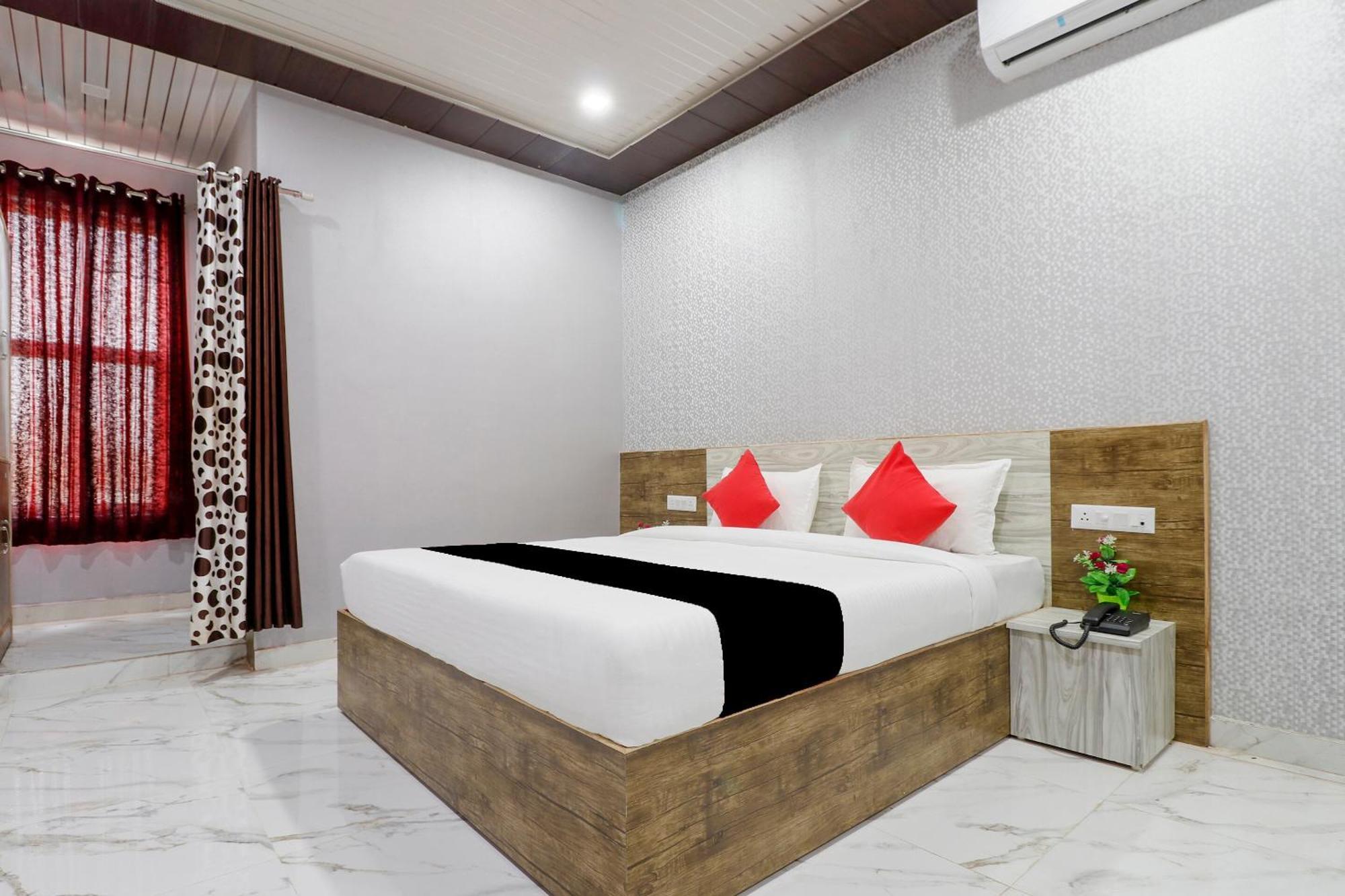 Capital O 63158 Hotel Om Sai Ram Chhatarpur Exterior photo